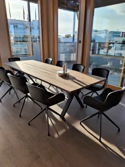 ASTA LUXUS TAMMI LANKKUPÖYTÄ METALLIJALOILLA 240 TAI 295 CM PITKÄNÄ