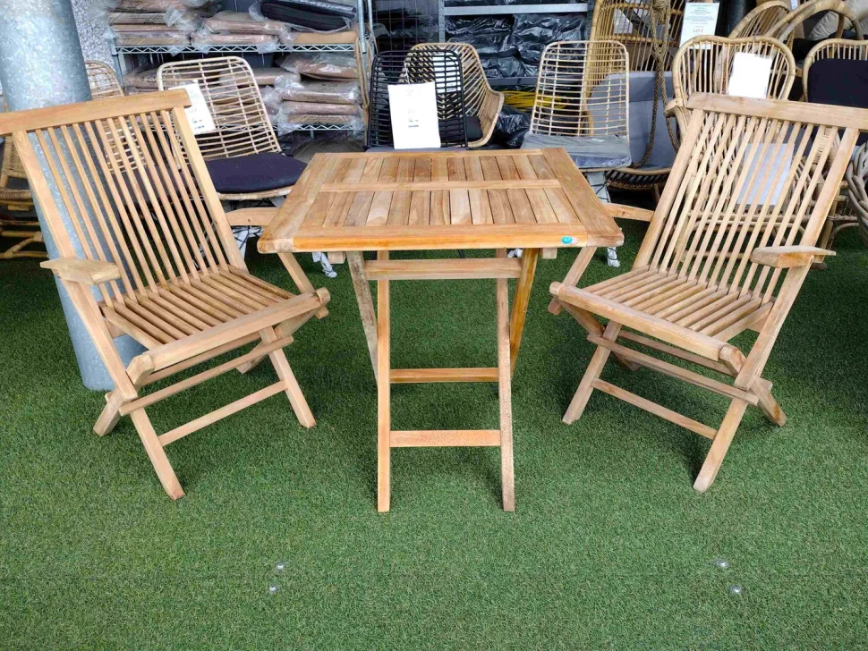 GOLDEN-TEAK PÖYTÄ 70x70 CM + TUOLIT KÄSINOJILLA