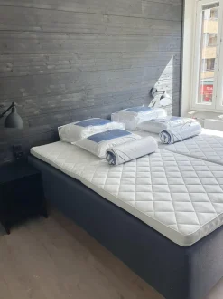 HOTEL PLUS 5-VYÖHYKE PUSSIJOUSITETTU RUNKOPATJASETTI PETAUSPATJALLA