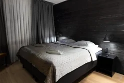 HOTEL PLUS 5-VYÖHYKE PUSSIJOUSITETTU RUNKOPATJASETTI PETAUSPATJALLA