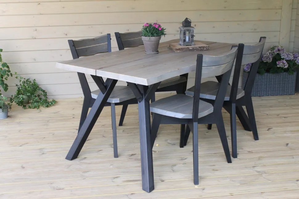 LANA PÖYTÄ 150 CM PUUJALOILLA + 4 TUOLIA