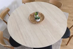 Travertine pyöreä ruokapöytä keramiikkakannella + 6 Austin tammituolia