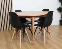 TROYES PYÖREÄ JATKETTAVA TAMMIPÖYTÄ + 4 SWING KUPPITUOLIA